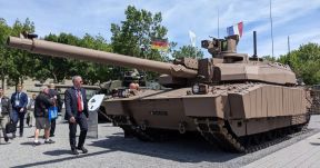 Franciaország nem zárja ki, hogy harckocsikat szállít Ukrajnának 