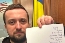 Több magas rangú ukrán tisztségviselő bejelentette lemondását