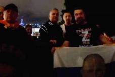 Australian Open: putyinos orosz zászlóval pózolt Djokovics édesapja