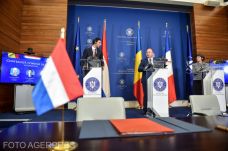 A francia, a holland és a román külügyminiszter együtt látogatta meg a NATO romániai harccsoportját
