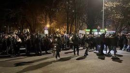 Százak tüntettek Szatmárnémetiben a 15 éves lány halála miatt