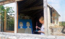 A marosvásárhelyi nő, aki festőművész és tervezőmérnök Magyarországon: „Sokáig voltam két pont között úton valahol, ma már otthon vagyok”