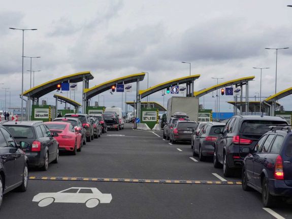 Határrendészet: több mint 61 ezer személy érkezett hétfőn Romániába, közülük mintegy 7200-an ukránok