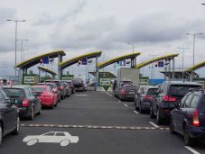 Határrendészet: több mint 61 ezer személy érkezett hétfőn Romániába, közülük mintegy 7200-an ukránok