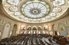 Kezdődik a parlament tavaszi ülésszaka: az oktatási törvények és a különnyugdíjak reformja a prioritás