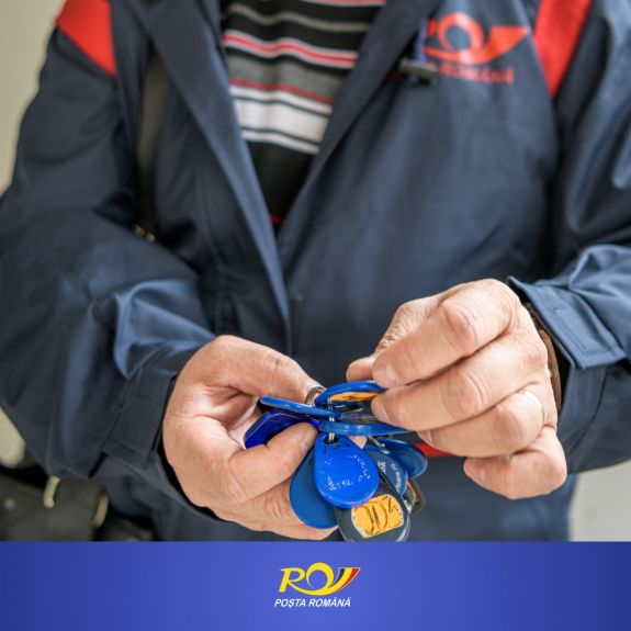 Tizenöt év után először tavaly kaptak új egyenruhát a postások