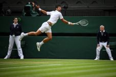 Wimbledon: elődöntőben a címvédő Novak Djokovics 