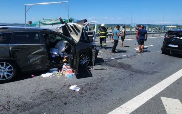 Torlódás alakult ki Temes megyében egy baleset miatt, hárman kórházba kerültek