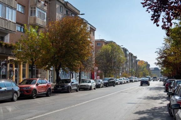 Sepsiszentgyörgy: újabb forgalmas utcákban korlátozzák a közlekedést aszfaltozás miatt