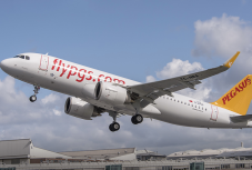 Nem igazolódott be a bombafenyegetés az Otopeni repülőtéren kényszerszállást végrehajtó repülőn