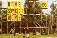 Közel 30 ezren fesztiváloztak az Electric Castle első napján