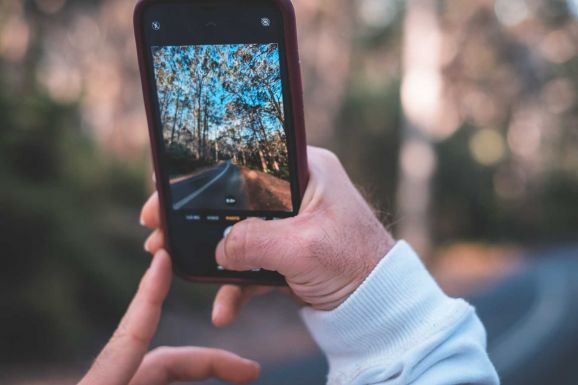 Az útkezelőnek kell figyelmeztetnie a nem szándékos roaming eshetőségére a határmenti településeken