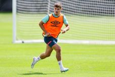 Bemutatkozott a Bournemouth szurkolóinak Kerkez Milos