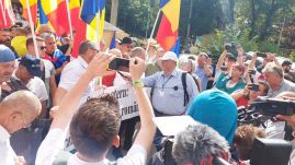 FRISSÍTVE – Tîrnoveanuék Tusványoson: „Orbánt zavarja a molinó és a román zászló”