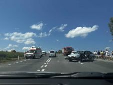 Autó ütközött motorbiciklikkel