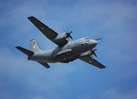 Kényszerleszállást hajtott végre az Otopeni repülőtéren egy katonai gép