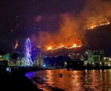 Erdőtűz kerítette be Palermót