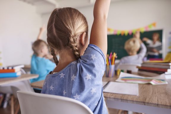 Egy milliárd euróból újul meg több mint ötezer iskola
