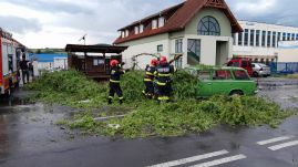 Ítéletidő Székelyföldön: Hargita megyében fák dőltek ki és épületek kaptak lángra villámcsapás miatt