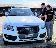    Özönlenek a lopott autók az országba