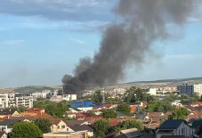 Eloltották a tüzet, de a raktár teljesen megsemmisült