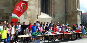 Megérkezett Kolozsvárra az Egy vérből vagyunk alapítvány futócsapata