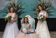 Elsőbálozók a balatonfüredi Anna-bál szépei