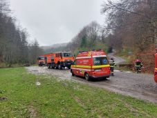 Kigyúlt egy gépkocsi a Bucsin-tető közelében
