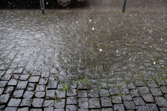 Villámlással kísért záporokra lehet számítani kedden