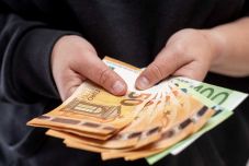 Az euróövezeten kívüli tagállamok állampolgárainak jó véleményük van az euróról