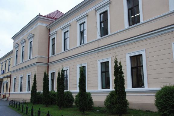 Gyengeelméjűnek nevezte a tanügyminisztert egy máramarosszigeti tanárnő