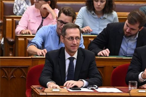 Nem halogatják: a Magyar Országgyűlés elfogadta a jövő évi költségvetést