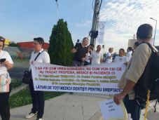 Az egészségügyi minisztérium kiállt a fogorvosok mellett a szakmai szervezetük vezetősége ellenében