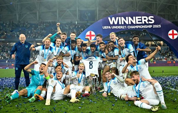 U 21-es foci Eb: Anglia nyerte a tornát