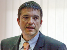 Korhecz Tamás: Pusztulás és cinkos némaság