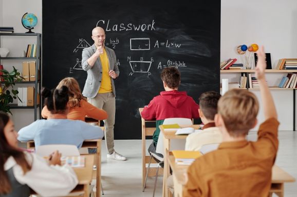 Bepótolhatják a sztrájk miatt júniusban elmaradt tanórákat: 25 perc tanítás, öt perc szünet