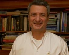 Marcel Ciolacu személyesen bekapcsolódik a rákellenes törvény végrehajtási folyamatába, cserébe Cadariu megszavazza az új kormányt