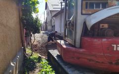 Dolgoznak a kézdivásárhelyi udvarterekben