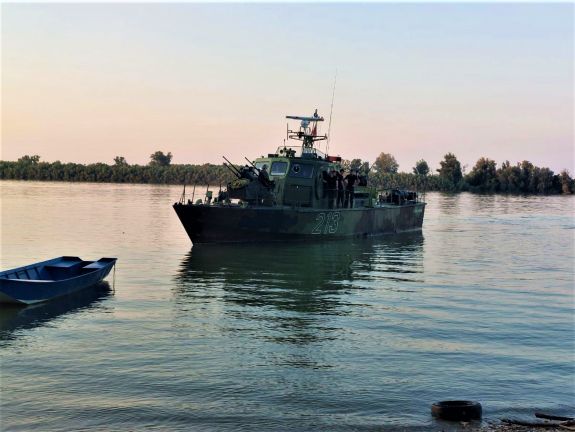 Harmincöt tonna olaj szivárgott a Dunába