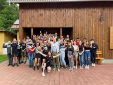 Madárfészkeket készítettek, hogy megóvhassák az erdőt a kártevőktől