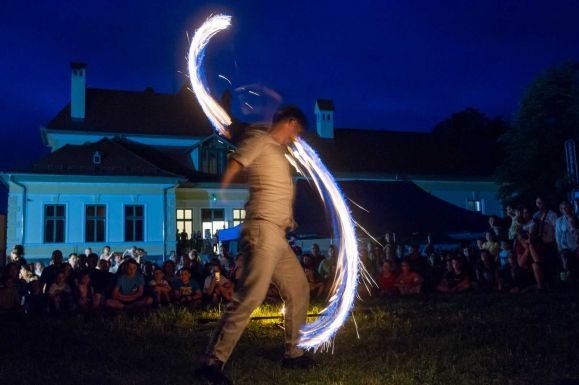 Múzeumi fehér éjszaka Udvarhelyen