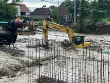 Áradás rongálta meg az épülő nagyajtai hidat