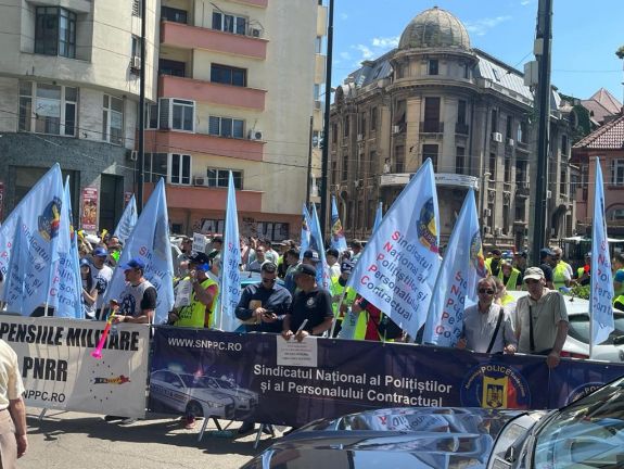 Tüntetnek a fővárosban a rendőrök
