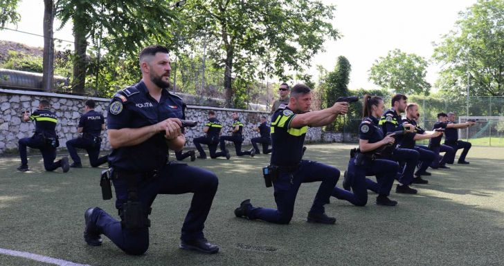 Lőkiképzésen a rendőrújoncok