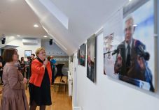 Duray Miklós-emlékszobát avattak a torockói Duna-házban