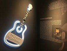 Robbanáserejű gyufalobbanás: Helyzetjelentések – Cseh Tamás 80.