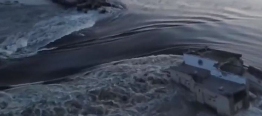 FRISSÍTVE – Fontos vízerőművet ért találat Ukrajnában