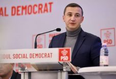 Törvénytervezetet nyújtott be a PSD a képviselők és szentárok különnyugdíjának eltörléséről