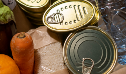 Támogatásokat kaptak a rászoruló családok