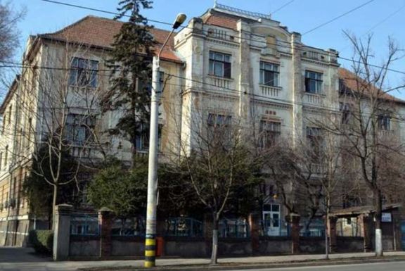 „Nehéz így dolgozni” – bizonytalanság a vasutaskórházakban